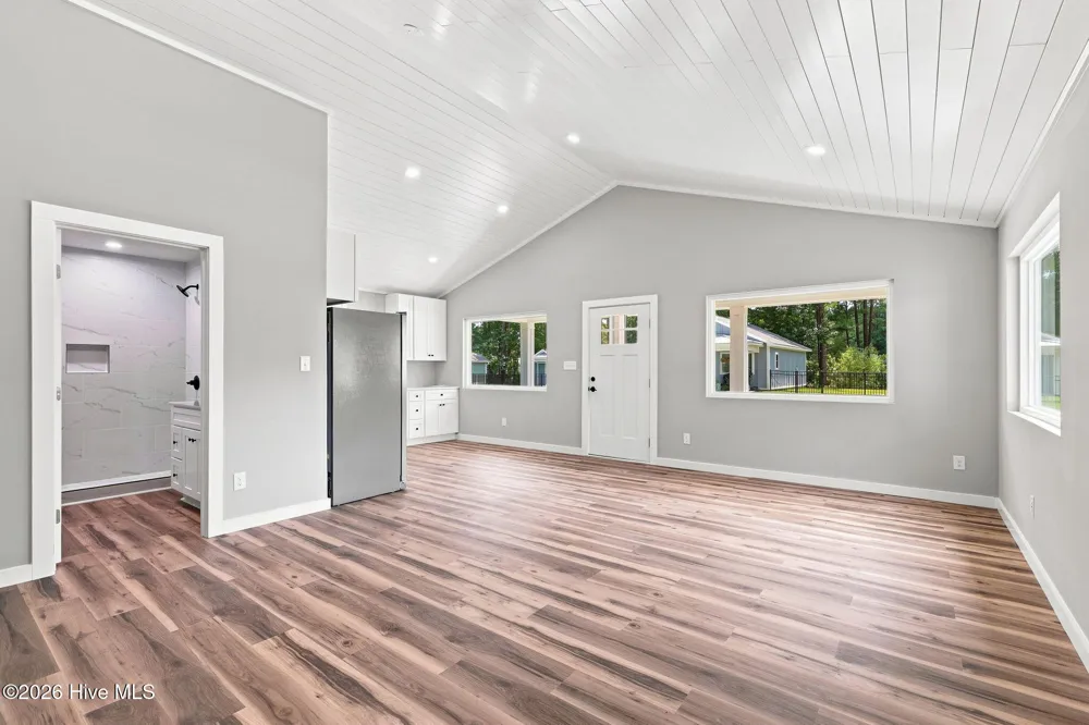 157 Long Pond Loop Swansboro, NC 28584