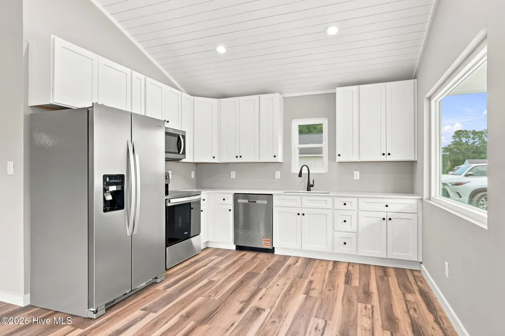 157 Long Pond Loop Swansboro, NC 28584