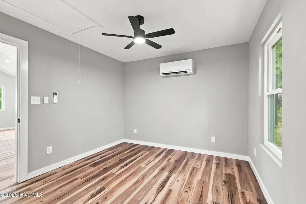 165 Long Pond Loop Swansboro, NC 28584