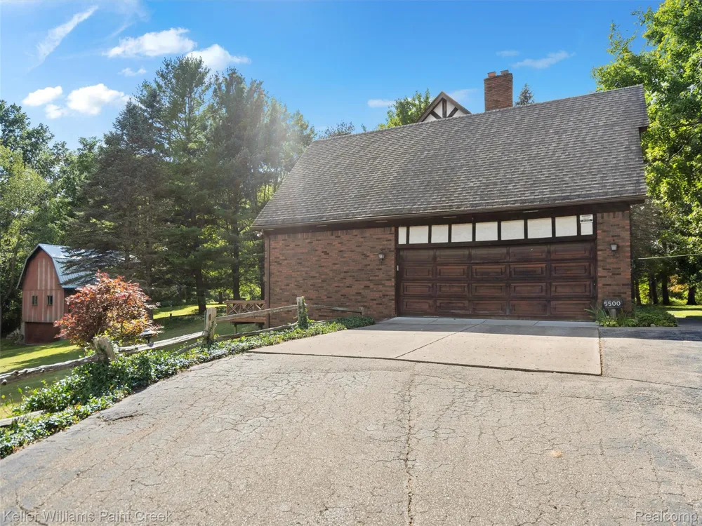 5500 Seymour Lake Road Brandon Charter Township, MI 48371
