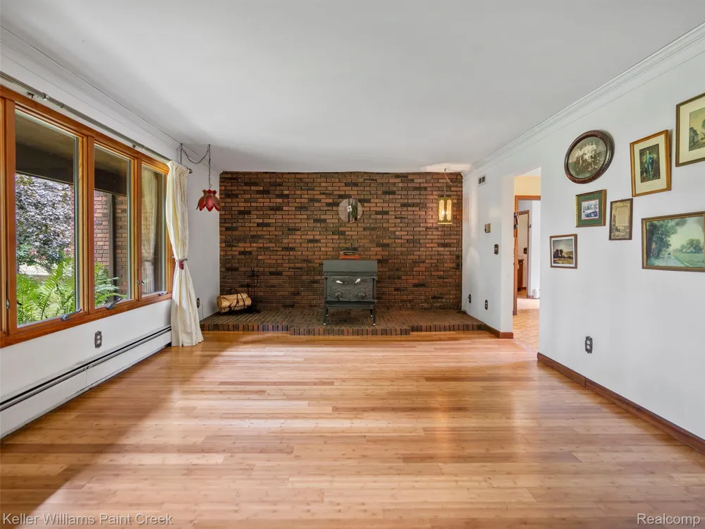 5500 Seymour Lake Road Brandon Charter Township, MI 48371