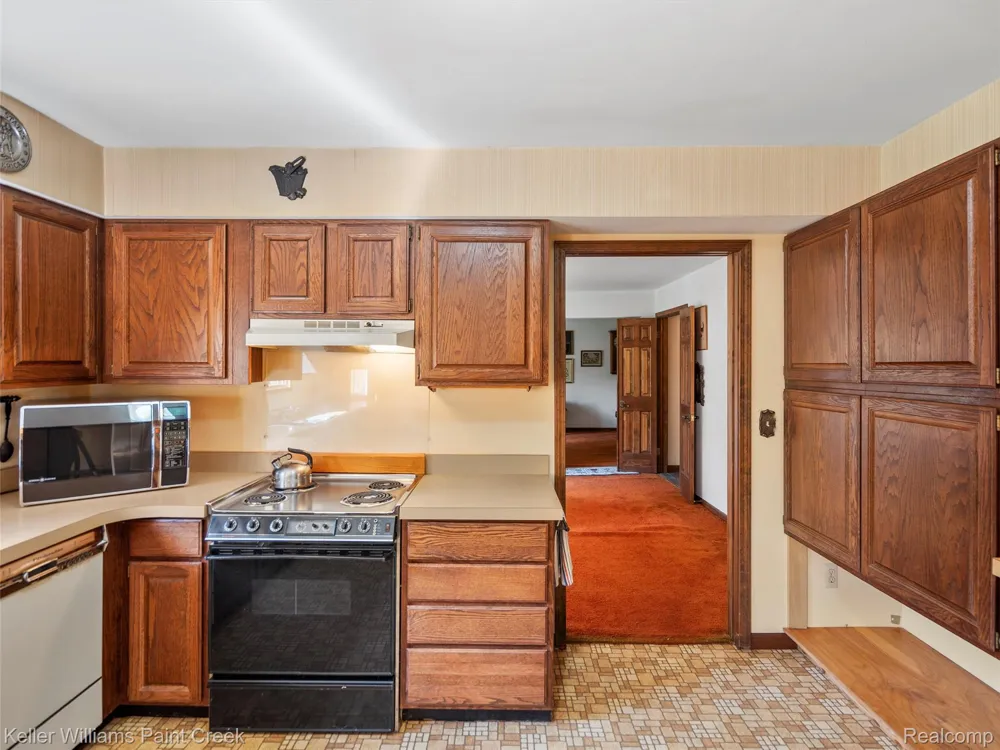 5500 Seymour Lake Road Brandon Charter Township, MI 48371