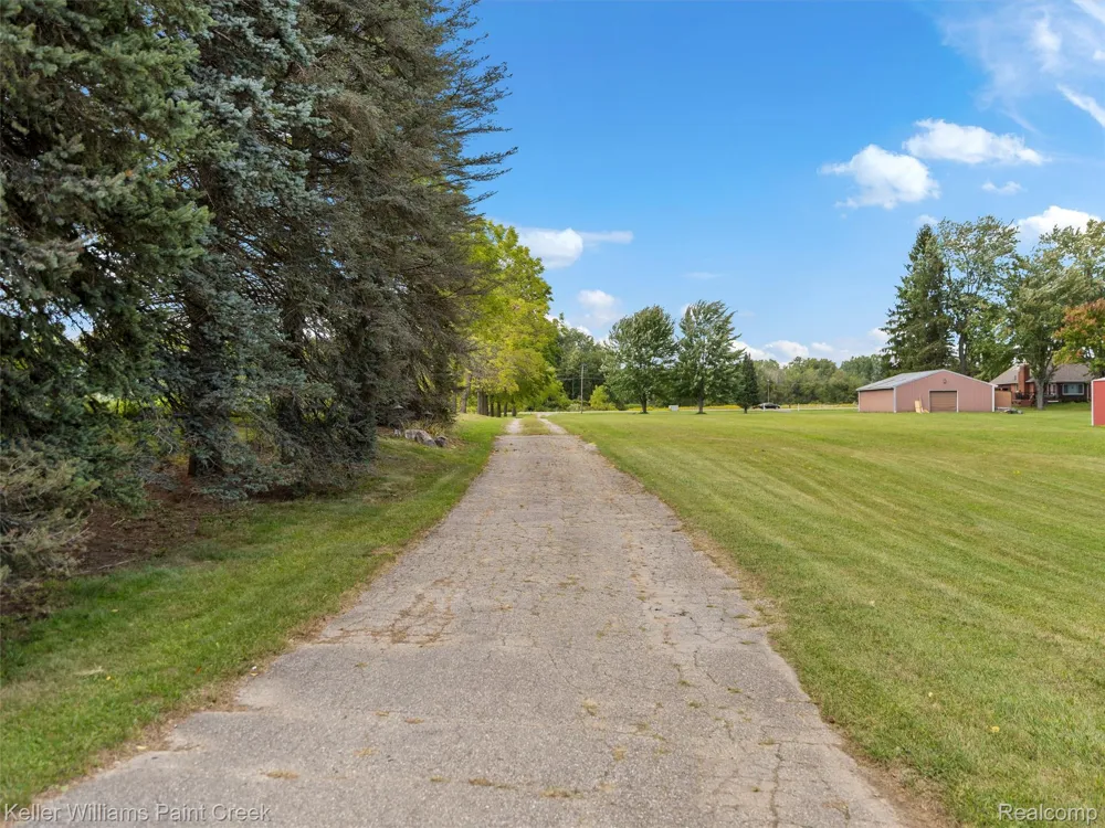 5500 Seymour Lake Road Brandon Charter Township, MI 48371