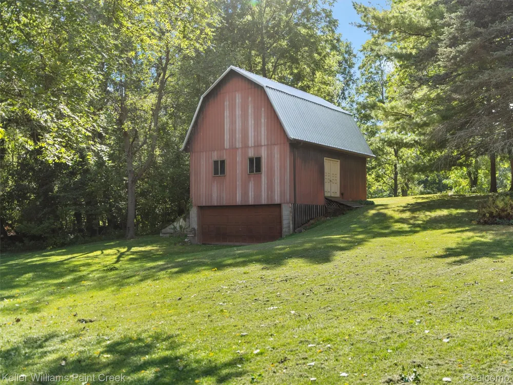 5500 Seymour Lake Road Brandon Charter Township, MI 48371