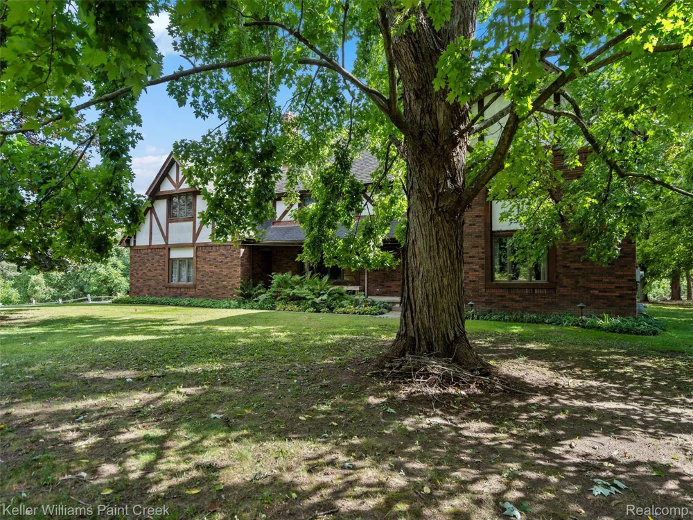 5500 Seymour Lake Road Brandon Charter Township, MI 48371