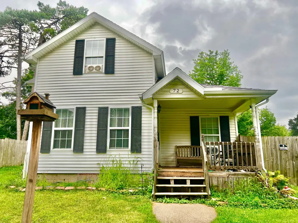 72 Budlong Street Hillsdale City, MI 49242