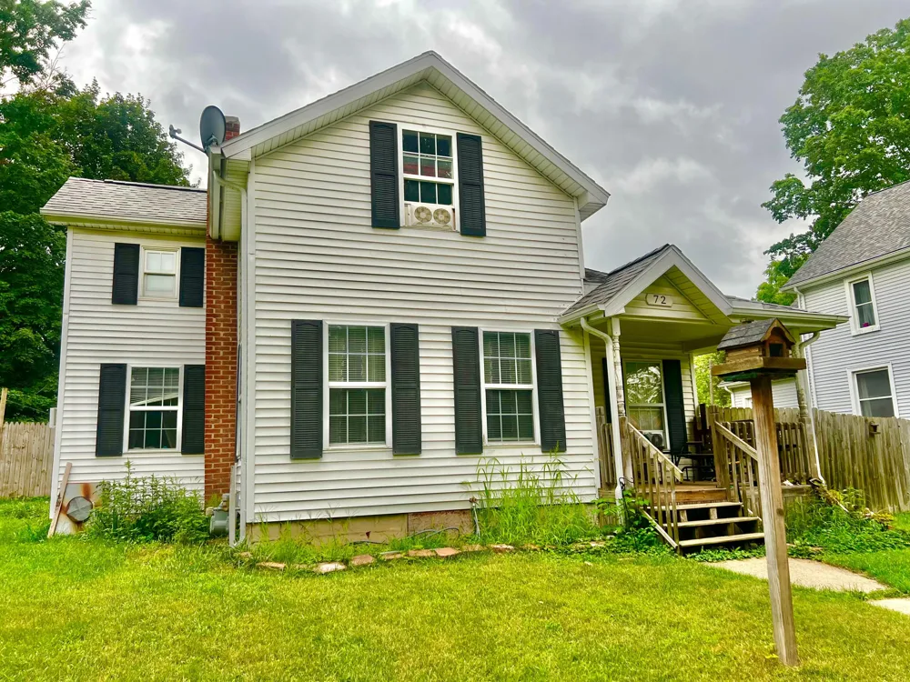 72 Budlong Street Hillsdale City, MI 49242