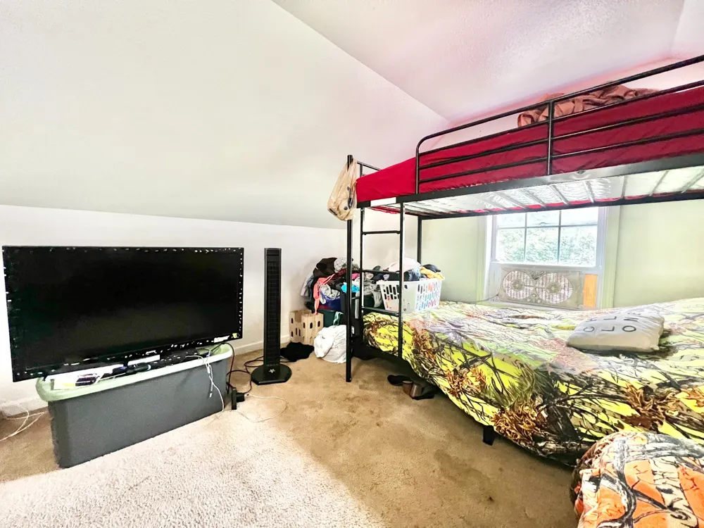 72 Budlong Street Hillsdale City, MI 49242