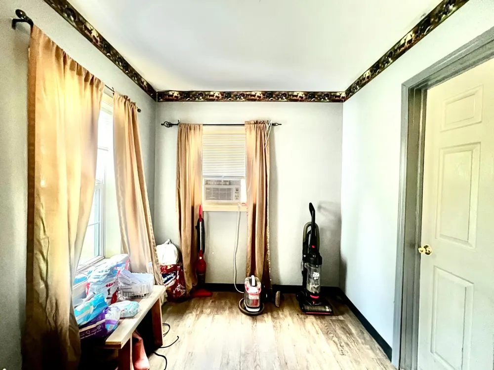 72 Budlong Street Hillsdale City, MI 49242