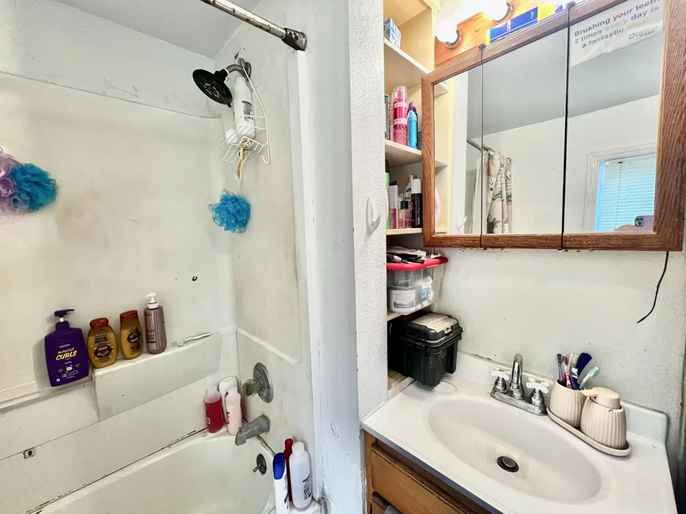 72 Budlong Street Hillsdale City, MI 49242