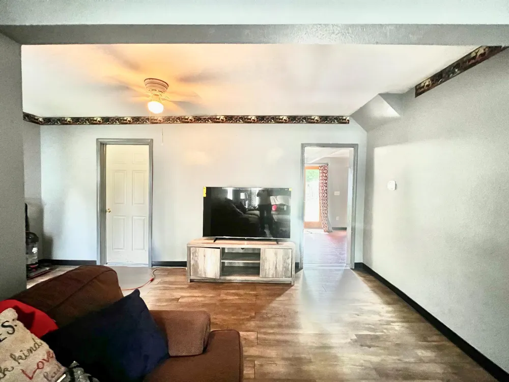 72 Budlong Street Hillsdale City, MI 49242