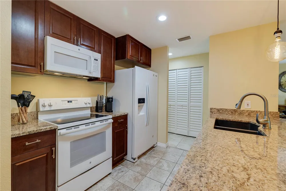 3001 58TH AVENUE S #1014 St Petersburg, FL 33712
