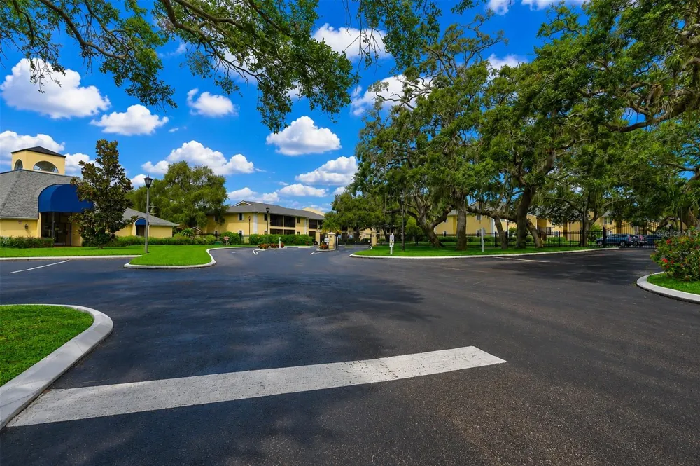 3001 58TH AVENUE S #1014 St Petersburg, FL 33712