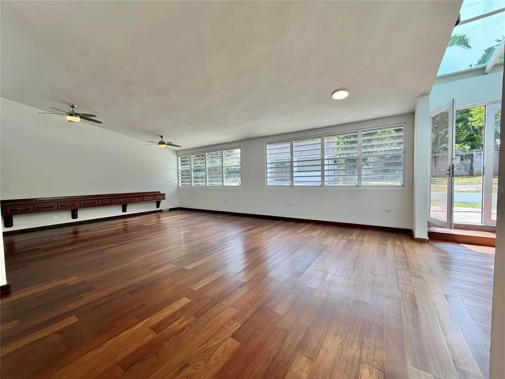 1709 CALLE LILAS San Juan, PR 00927