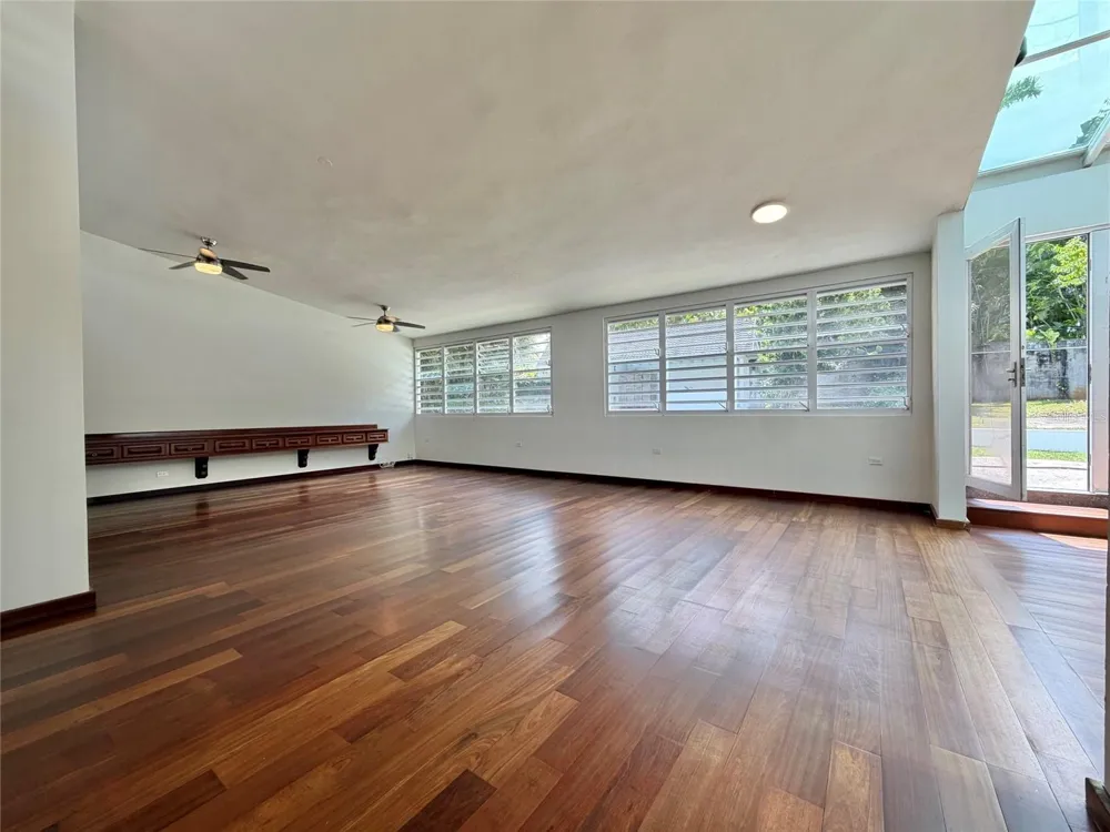 1709 CALLE LILAS San Juan, PR 00927