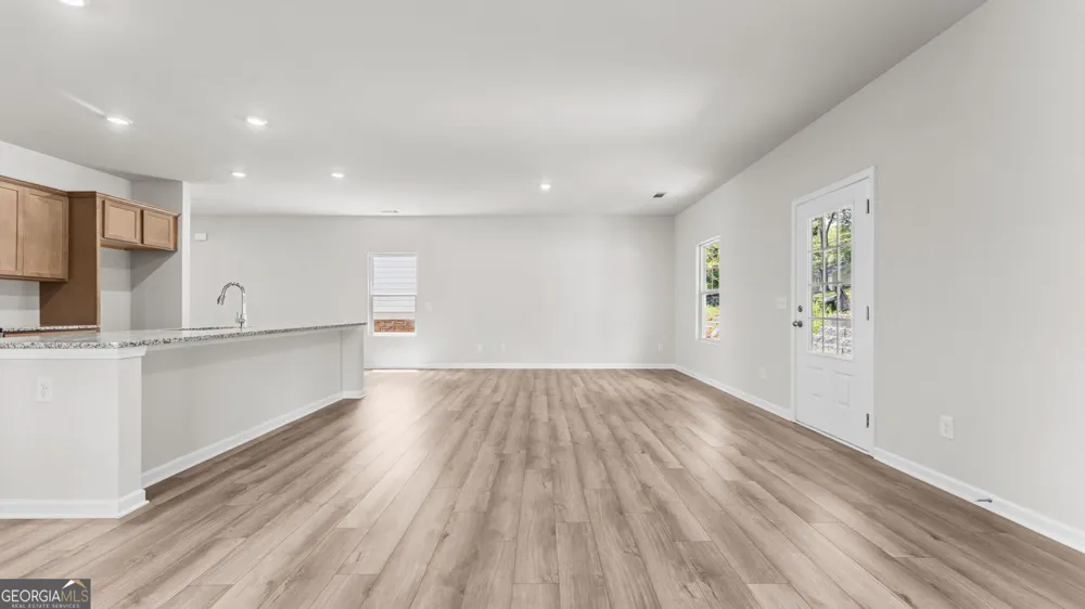 5249 Gainesville ST Flowery Branch, GA 30542
