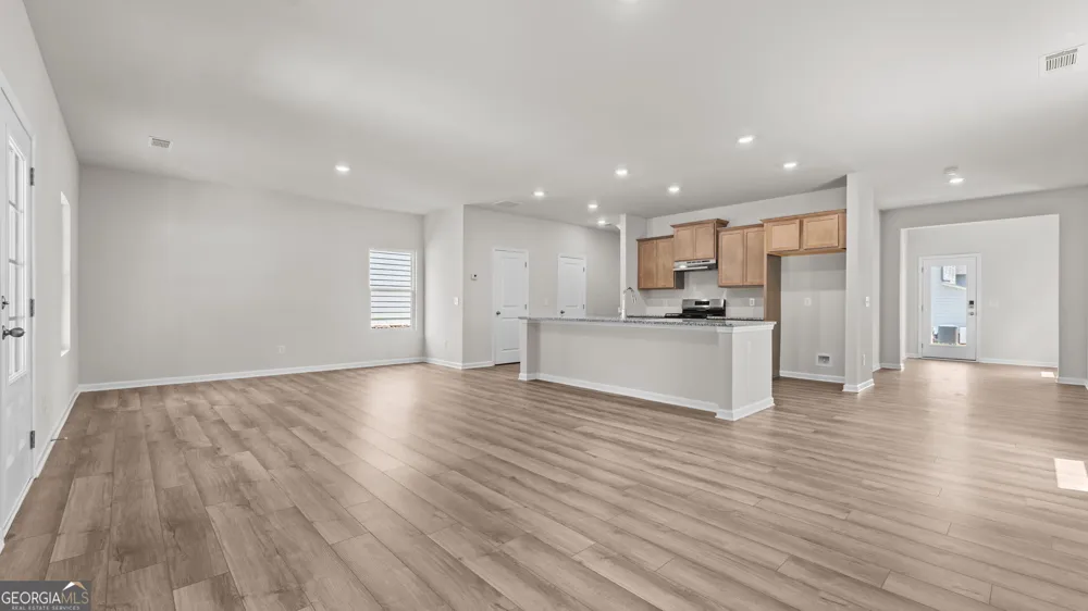 5249 Gainesville ST Flowery Branch, GA 30542