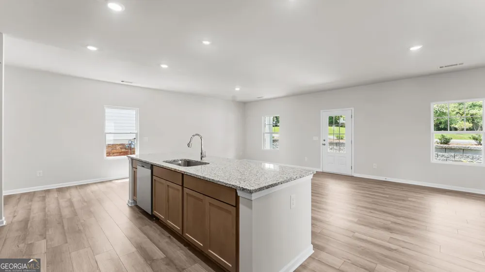 5249 Gainesville ST Flowery Branch, GA 30542