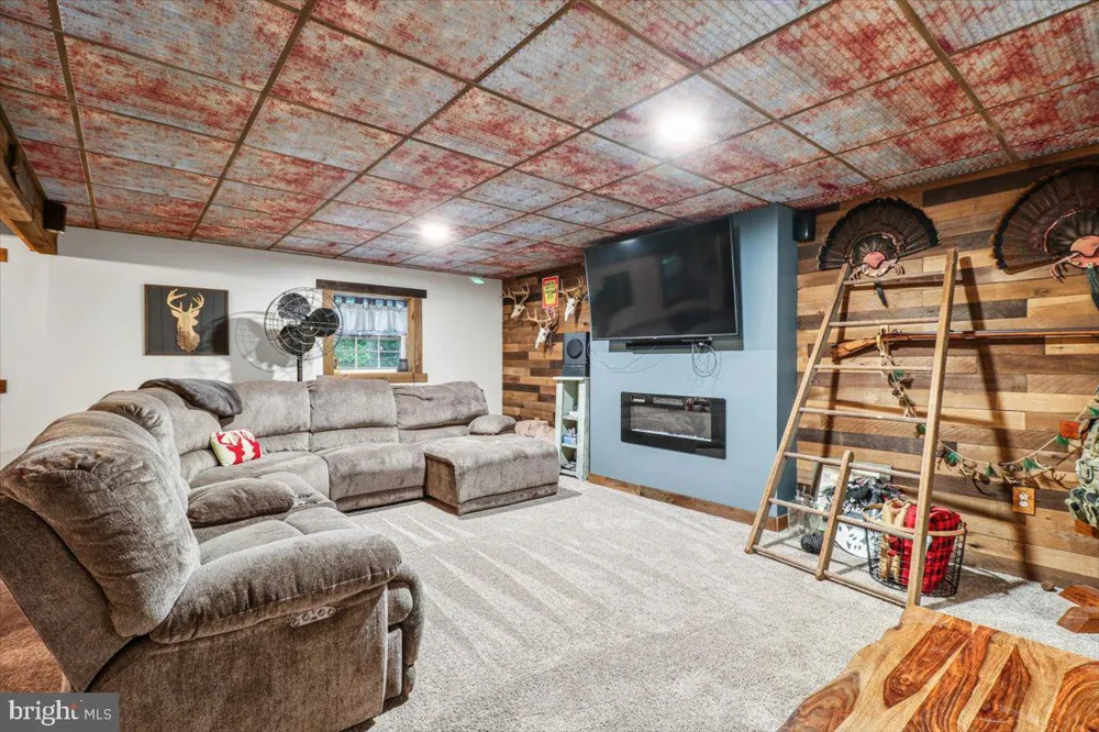 12 HOLIDAY DRIVE White Haven, PA 18661