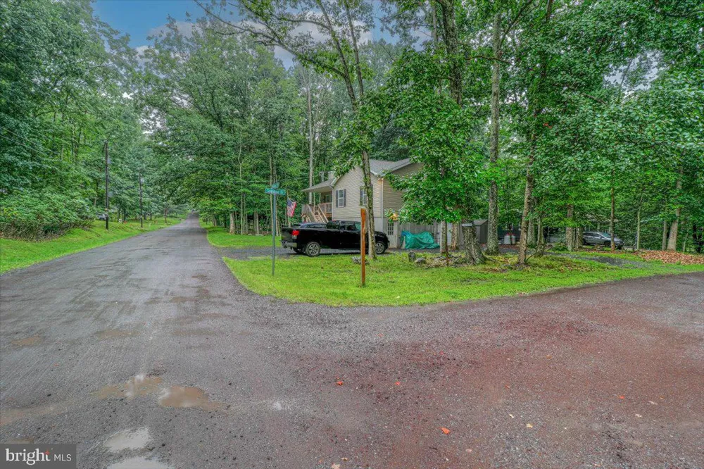 12 HOLIDAY DRIVE White Haven, PA 18661