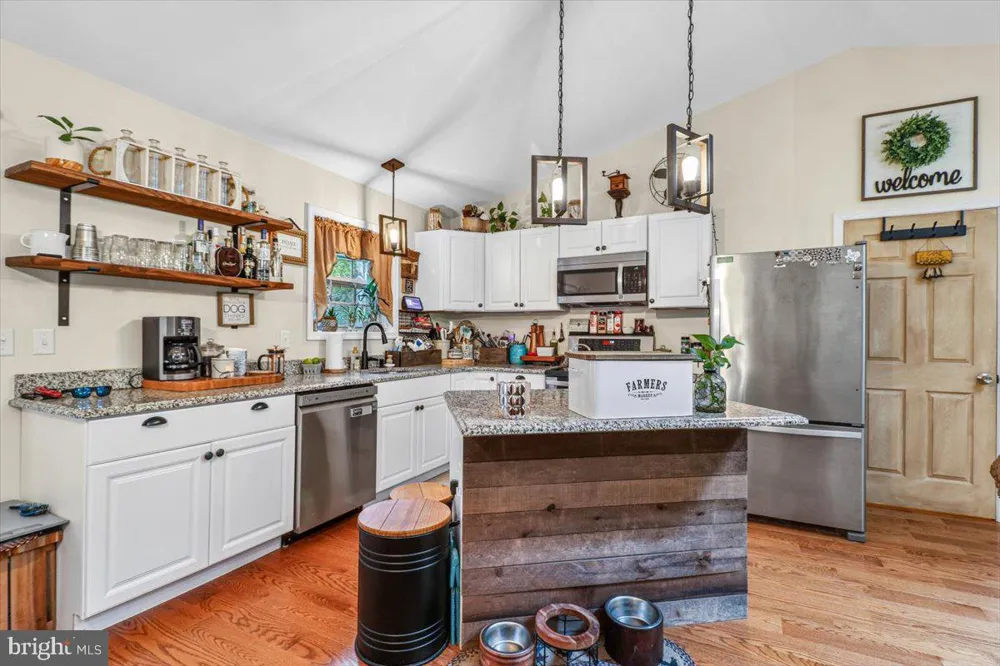 12 HOLIDAY DRIVE White Haven, PA 18661