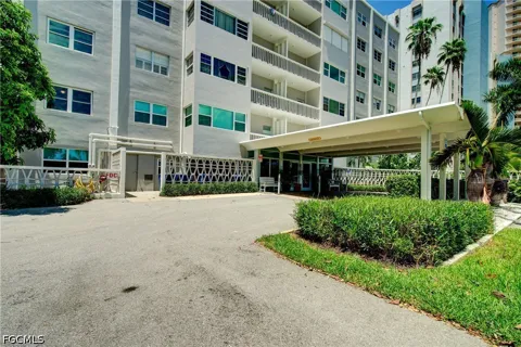 Clifford Street #303