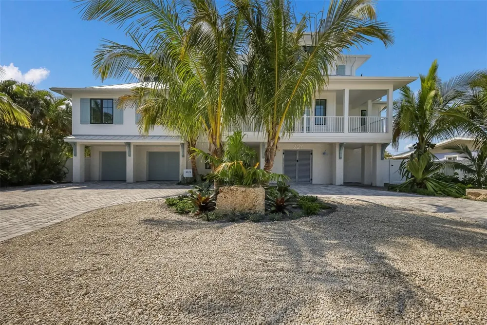227 S HARBOR DRIVE Holmes Beach, FL 34217