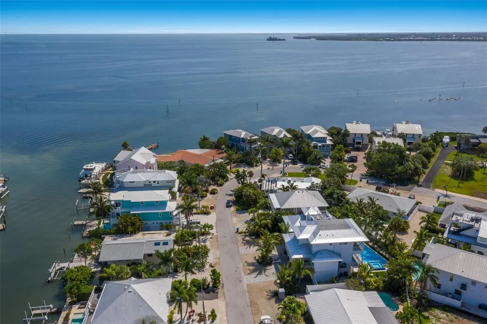 227 S HARBOR DRIVE Holmes Beach, FL 34217
