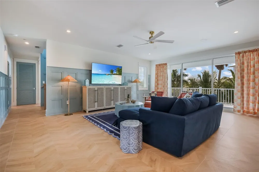 227 S HARBOR DRIVE Holmes Beach, FL 34217