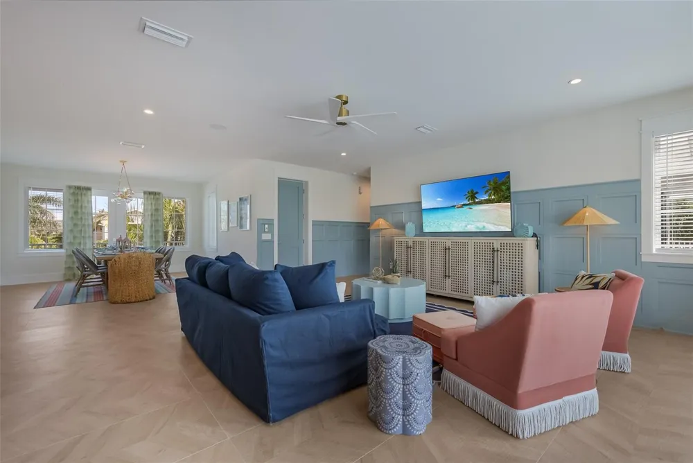 227 S HARBOR DRIVE Holmes Beach, FL 34217