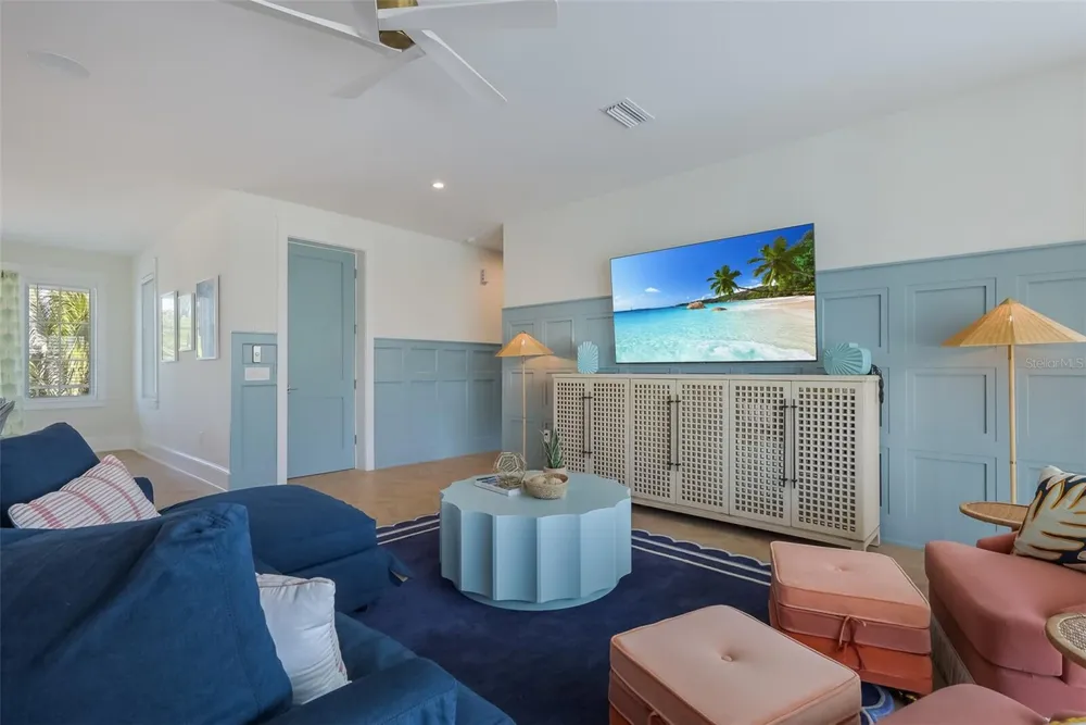 227 S HARBOR DRIVE Holmes Beach, FL 34217