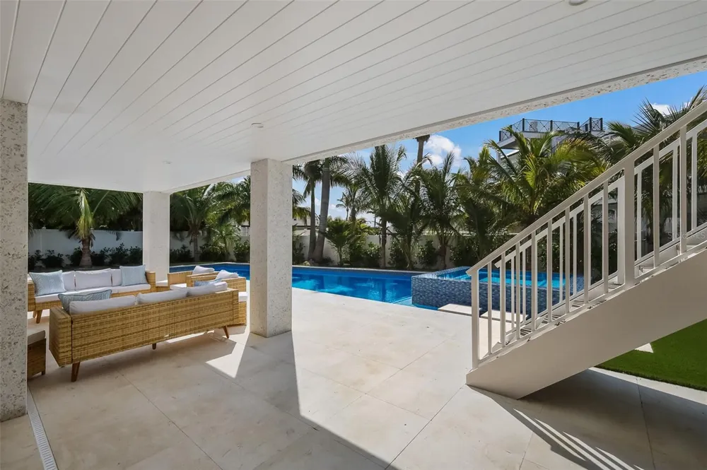 227 S HARBOR DRIVE Holmes Beach, FL 34217