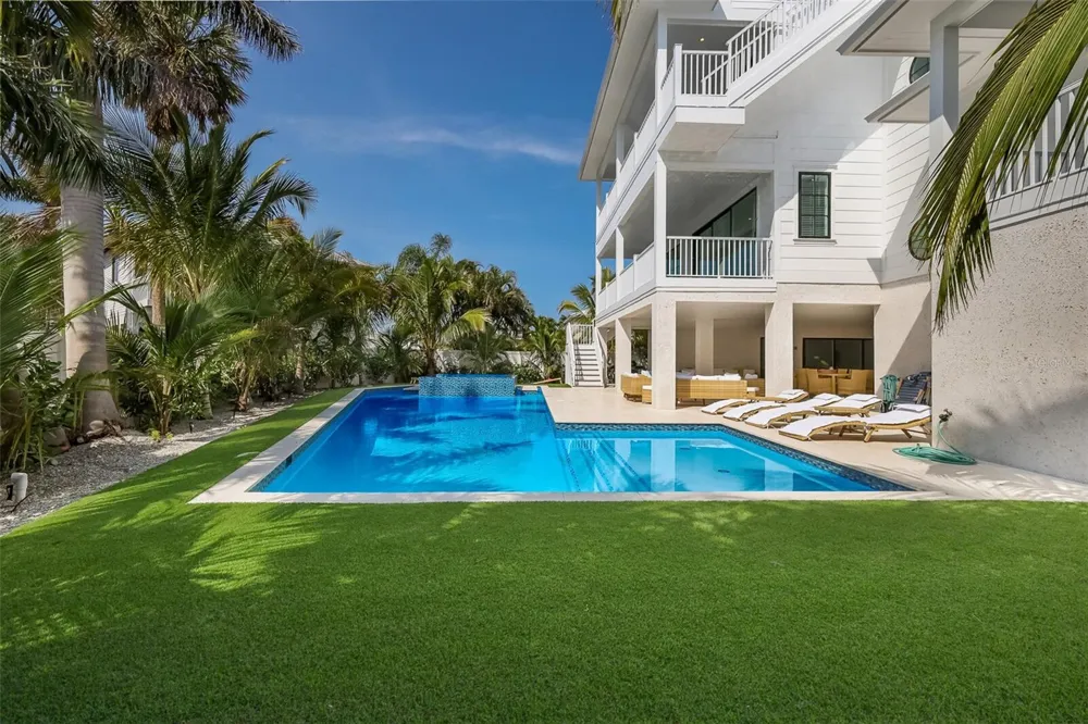 227 S HARBOR DRIVE Holmes Beach, FL 34217
