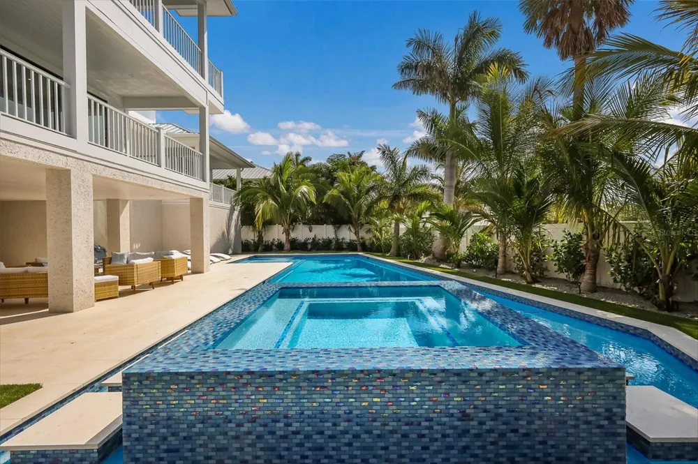 227 S HARBOR DRIVE Holmes Beach, FL 34217