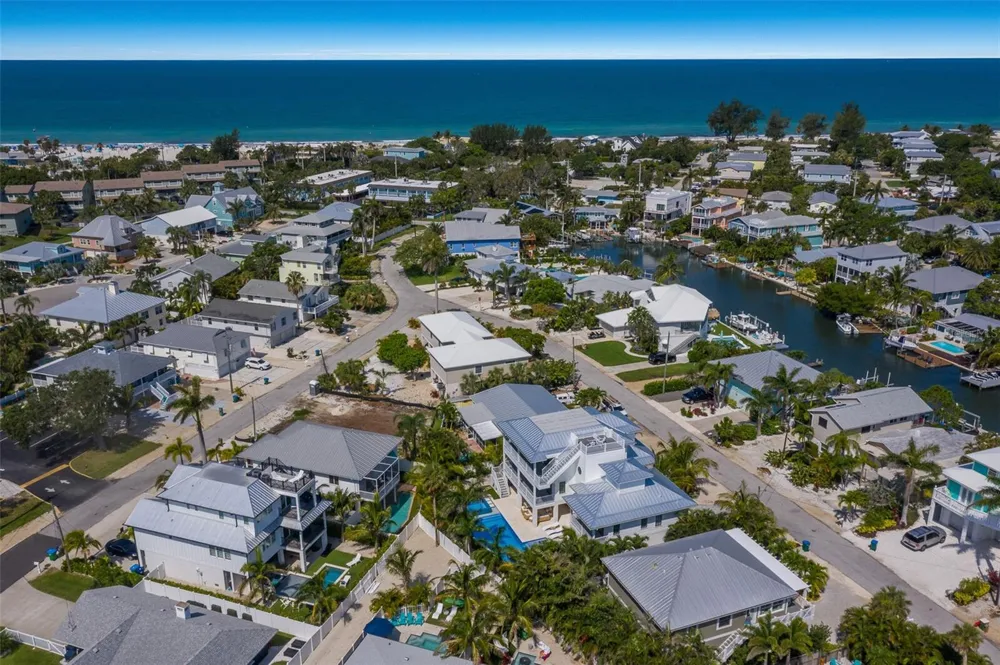 227 S HARBOR DRIVE Holmes Beach, FL 34217