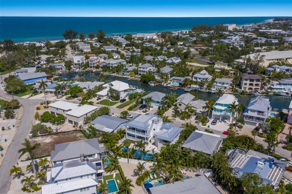 227 S HARBOR DRIVE Holmes Beach, FL 34217