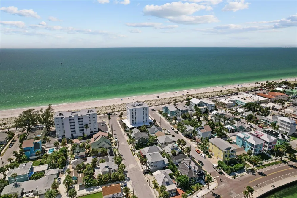 555 GULF WAY #6S St Pete Beach, FL 33706