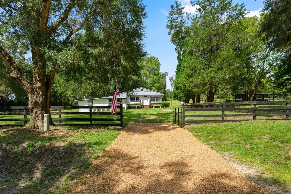 6218 SW 202ND STREET Newberry, FL 32669