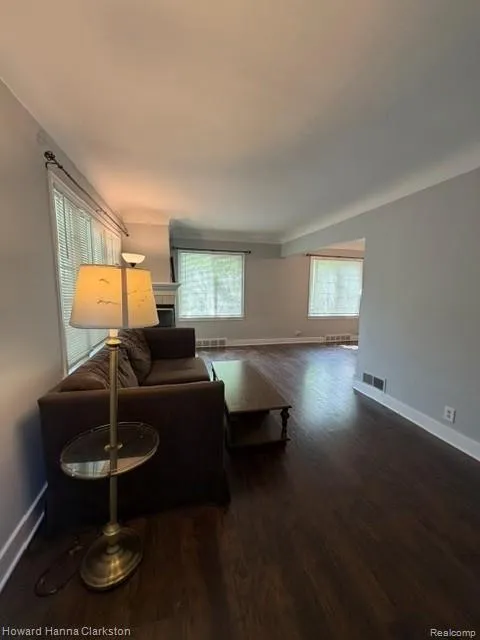 2001 Cartier Street Flint City, MI 48504