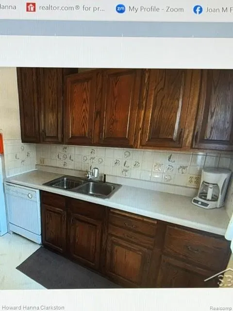 2001 Cartier Street Flint City, MI 48504