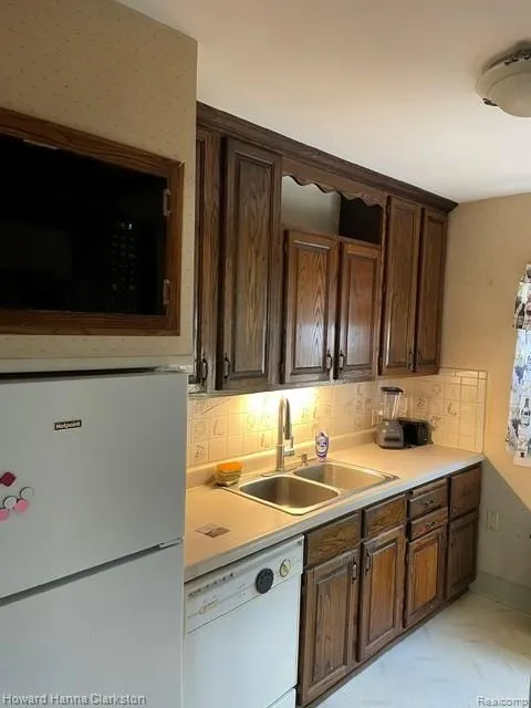 2001 Cartier Street Flint City, MI 48504