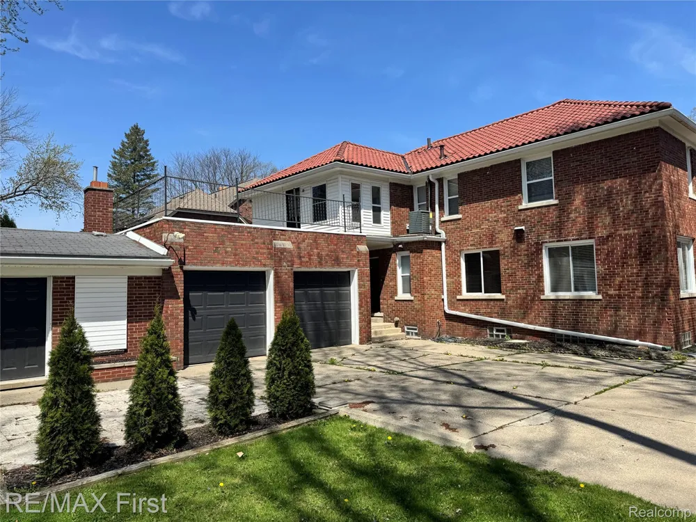 1349 Devonshire Road Grosse Pointe Park City, MI 48230