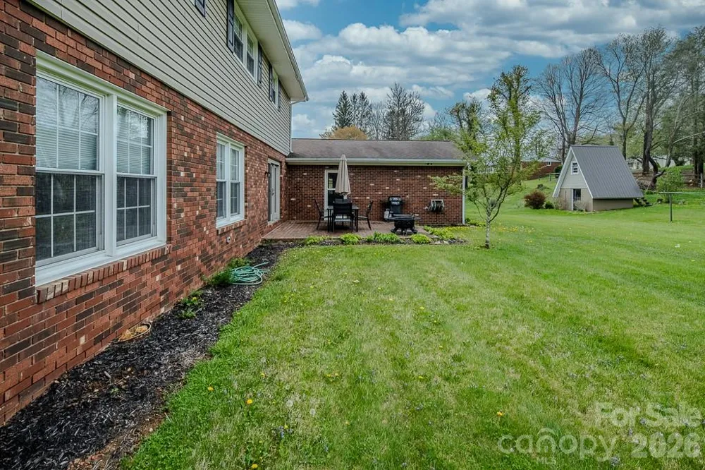 501 Jefferson Avenue West Jefferson, NC 28694