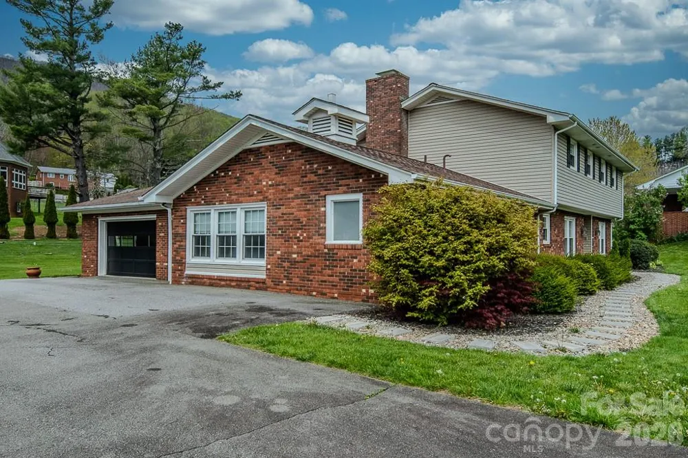 501 Jefferson Avenue West Jefferson, NC 28694