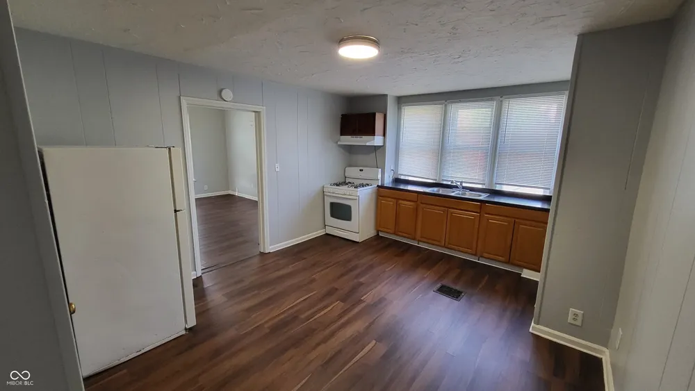 4502 Unit 1 E Washington Street Indianapolis, IN 46201