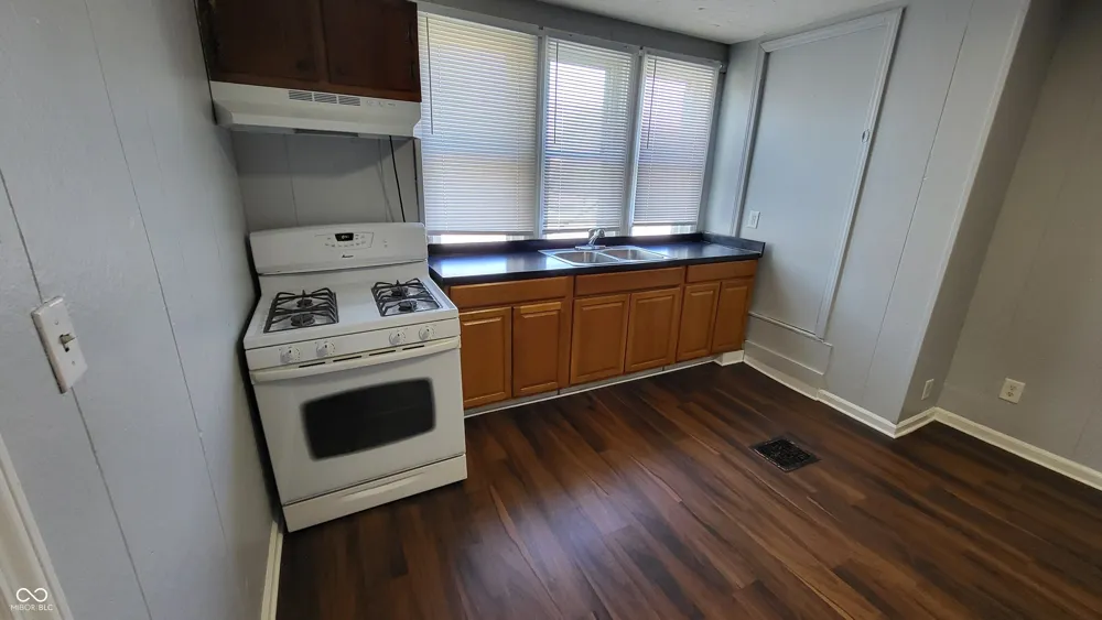 4502 Unit 1 E Washington Street Indianapolis, IN 46201