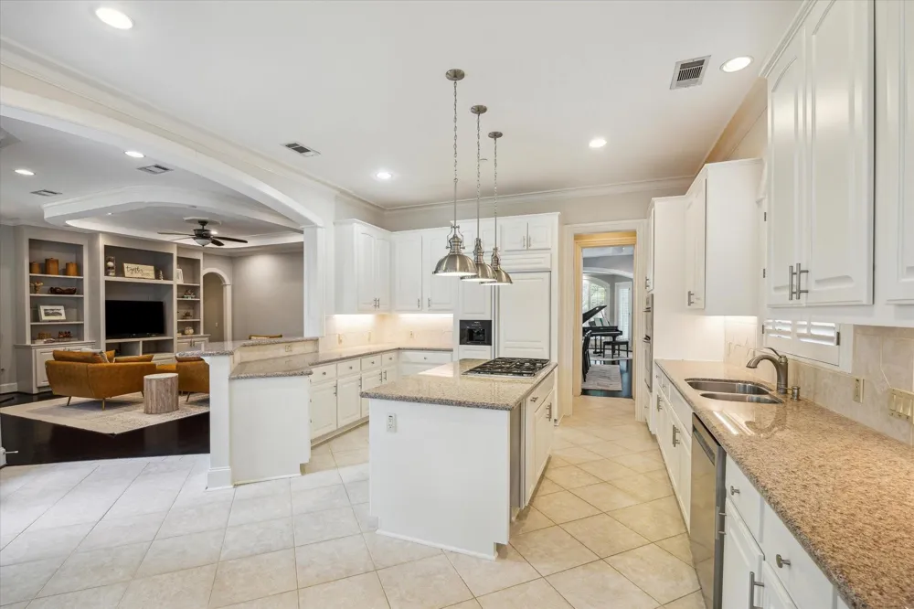 5311 Patrick Henry Street Bellaire, TX 77401
