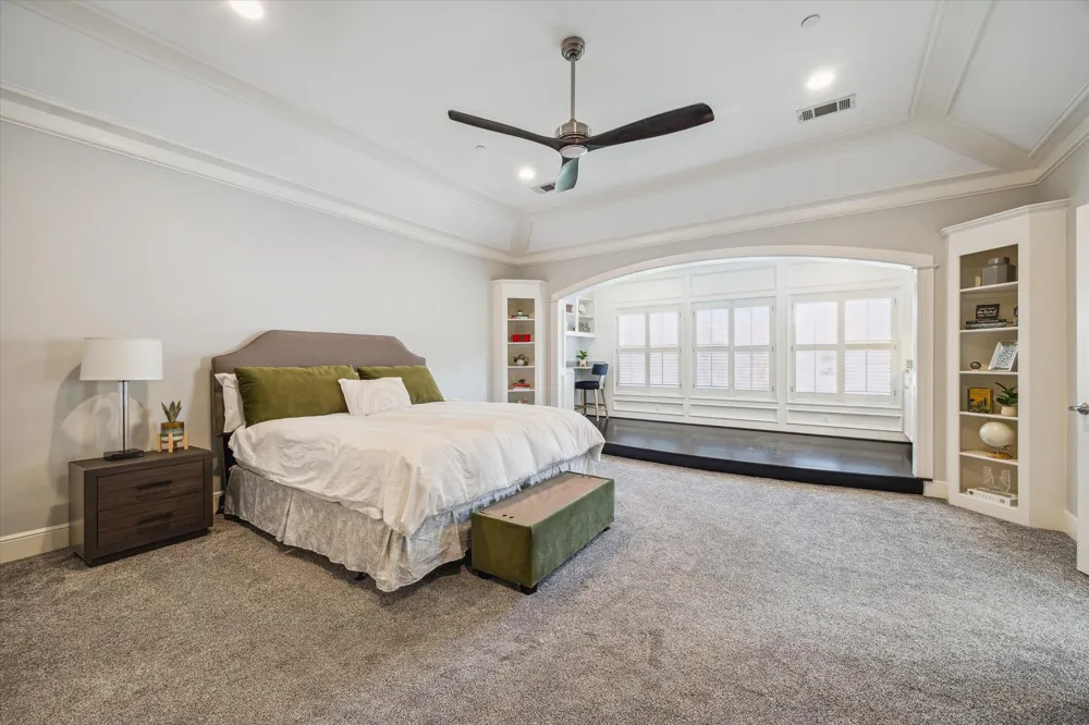 5311 Patrick Henry Street Bellaire, TX 77401