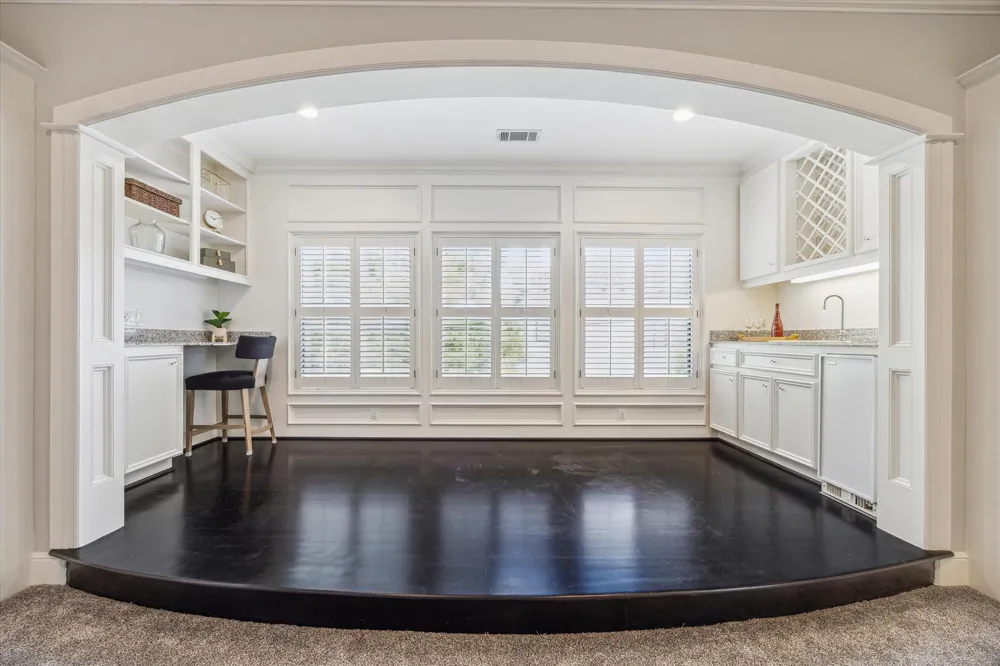 5311 Patrick Henry Street Bellaire, TX 77401