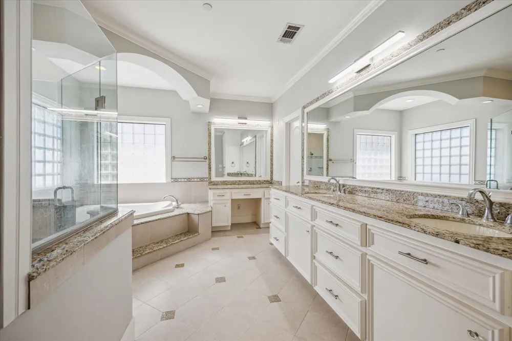 5311 Patrick Henry Street Bellaire, TX 77401